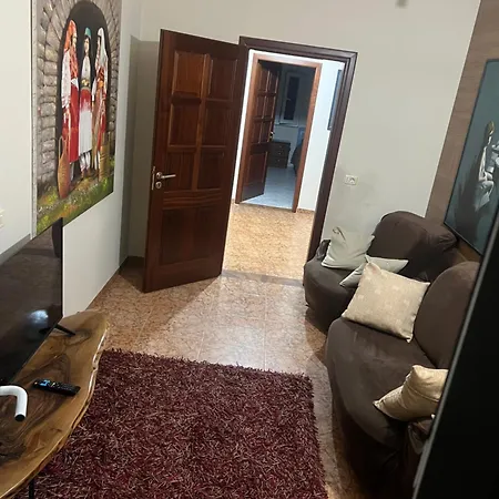Lux * Tirana